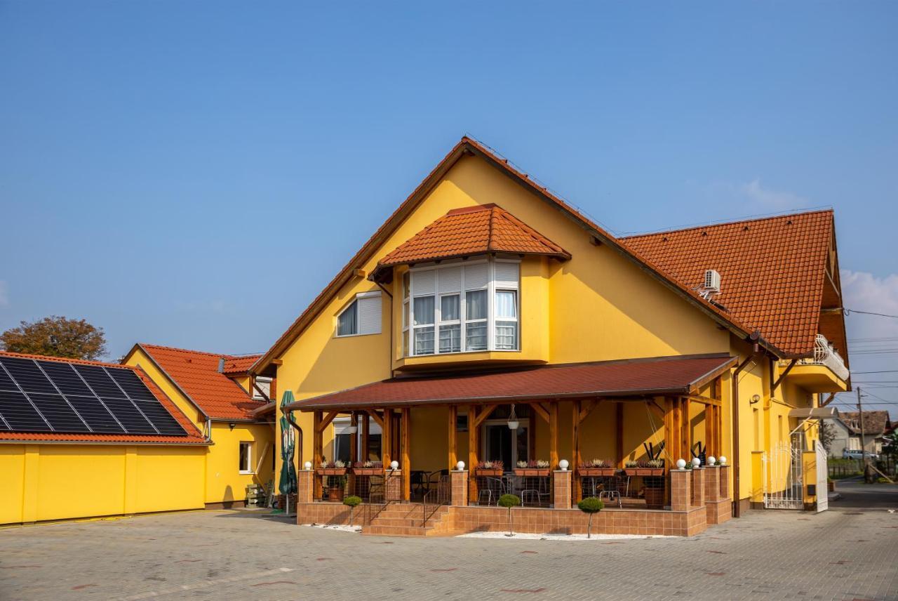 Betli Panzio Hotel Zalaegerszeg Luaran gambar