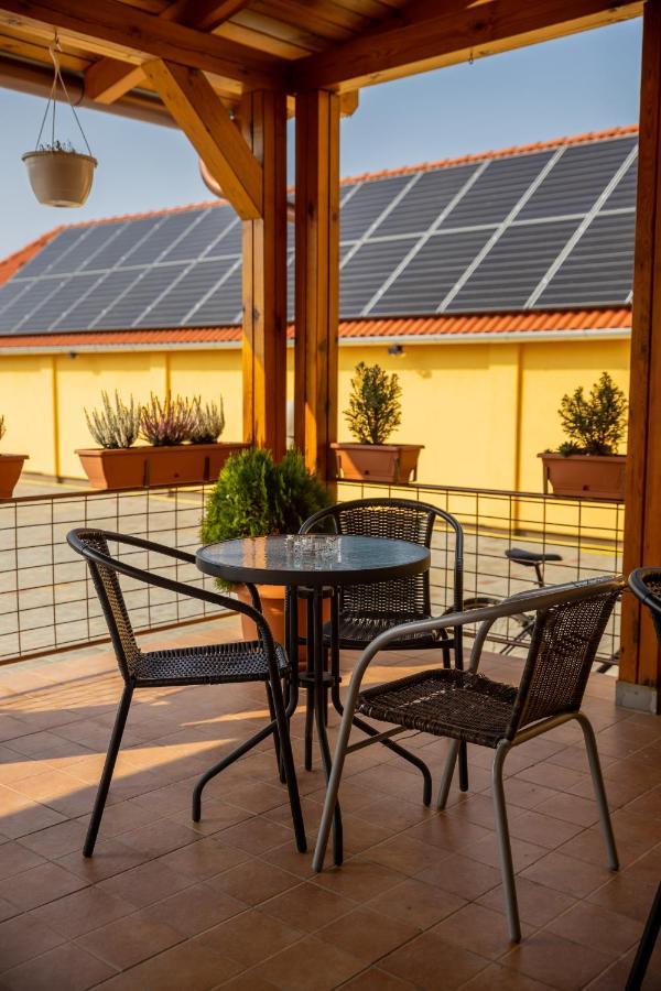 Betli Panzio Hotel Zalaegerszeg Luaran gambar